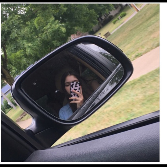 Meet your Posher, Elaina - Picture 1 of 1